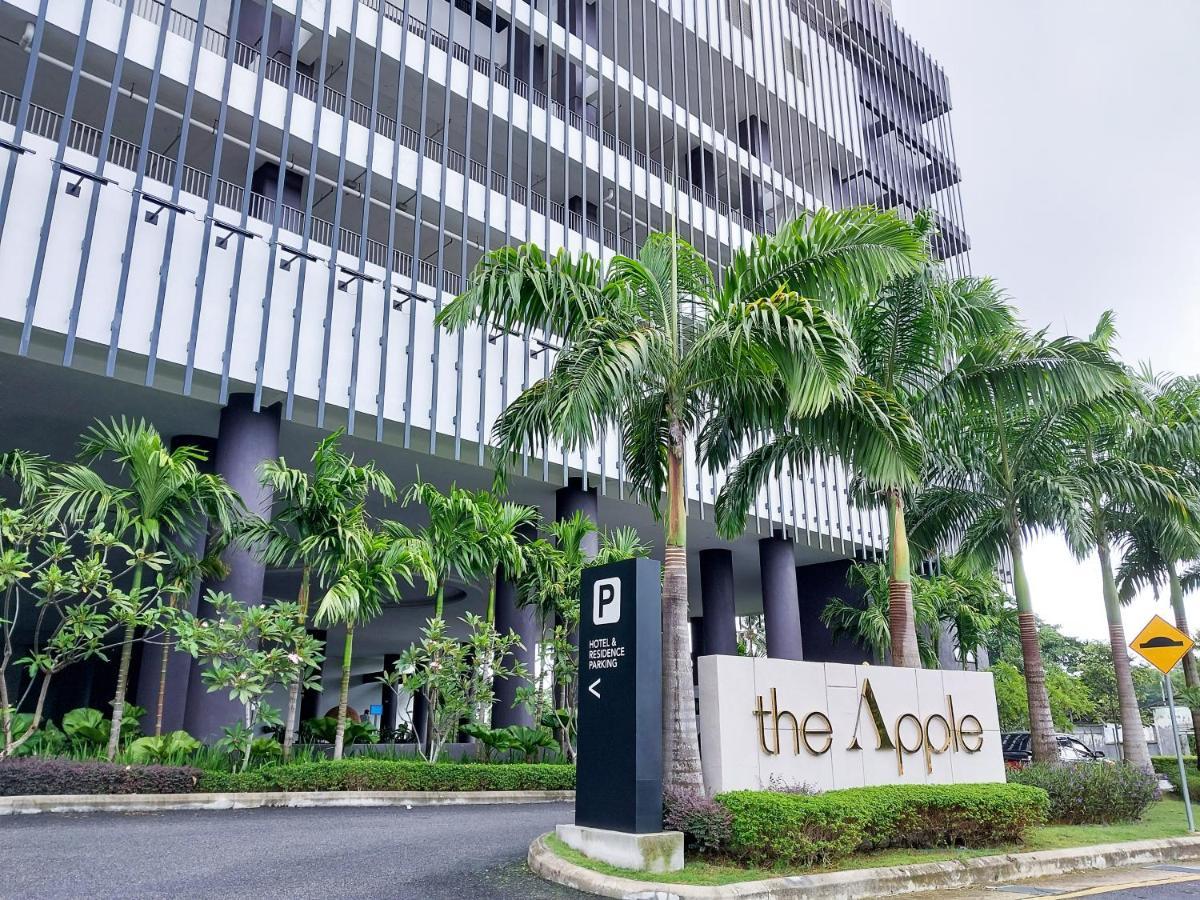 The Apple Suites Melaka By Bluebanana ภายนอก รูปภาพ